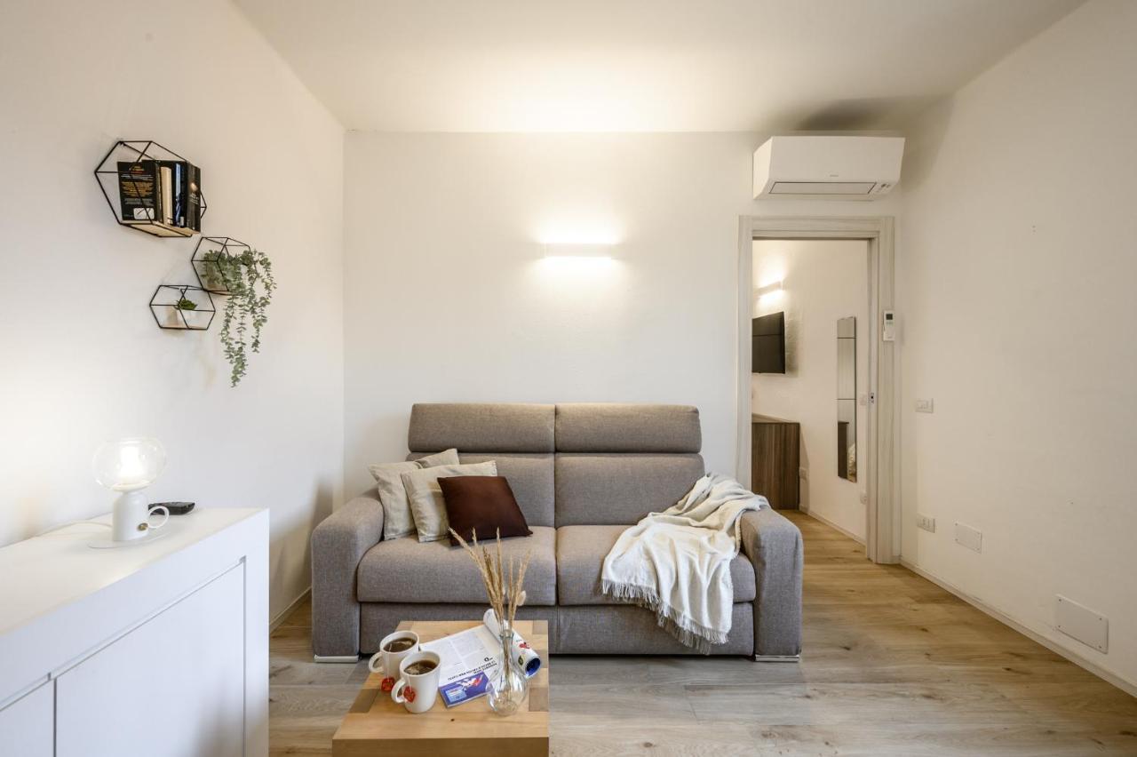 Nella Corte Del Mulino, 1 Passo Dal Centro Con Parcheggio Modène Extérieur photo